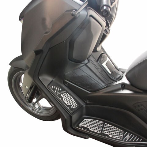 GP Kompozit Yamaha XMAX 250 2024-2026 Uyumlu Bacak Koruma Siyah