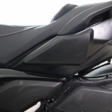GP Kompozit Yamaha XMAX 250 2023-2024 Uyumlu Bacak ve Sele Altı Grenaj Koruma Seti Siyah