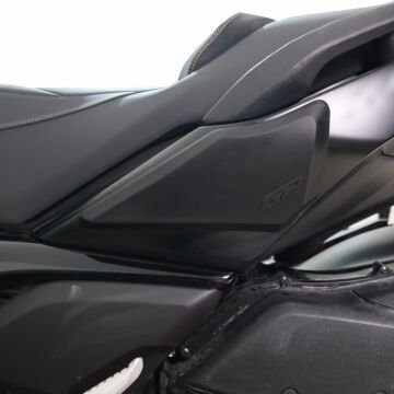 GP Kompozit Yamaha XMAX 250 2023-2025 Uyumlu Bacak ve Sele Altı Grenaj Koruma Seti Siyah