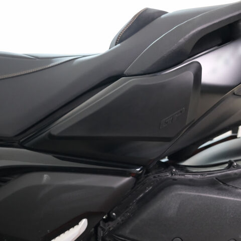 GP Kompozit Yamaha XMAX 250 2023-2026 Uyumlu Bacak ve Sele Altı Grenaj Koruma Seti Siyah
