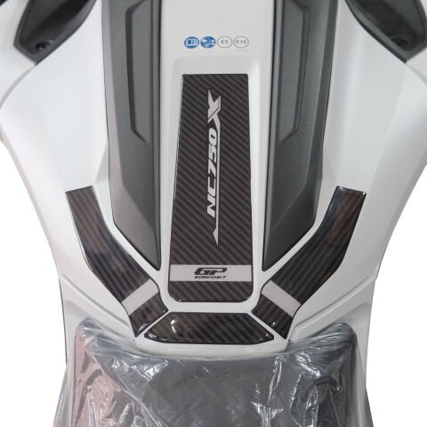 GP Kompozit Honda NC 750 X 2025 Uyumlu Tank Pad Karbon-Beyaz