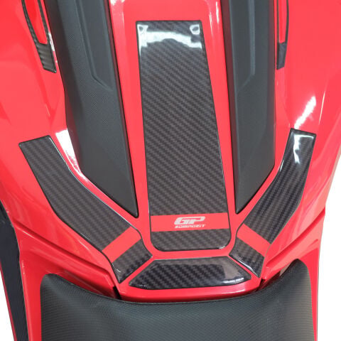 GP Kompozit Honda NC 750 X 2025-2026 Uyumlu Yeni Seri Tank Pad Karbon-Kırmızı