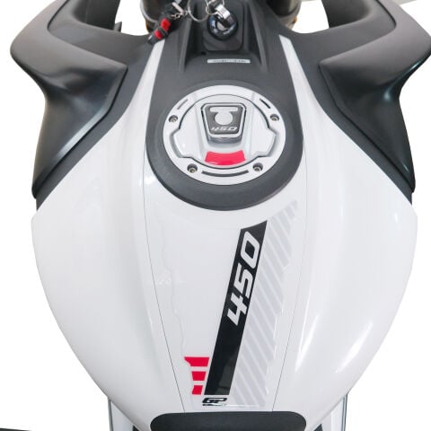 GP Kompozit CF Moto 450 NK 2024-2026 Uyumlu Tank Pad Beyaz