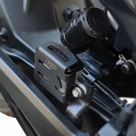 GP Kompozit Bajaj Dominar 250 / 400 2017-2026 Uyumlu Fren Rezervuarı Koruma Kapağı Siyah