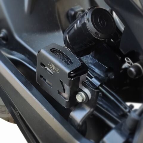 GP Kompozit Bajaj Dominar 250 / 400 2017-2026 Uyumlu Fren Rezervuarı Koruma Kapağı Siyah