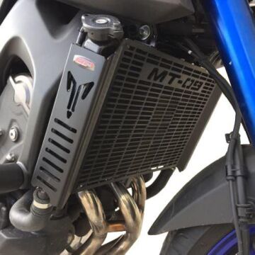 GP Kompozit Yamaha MT-09 2013-2016 Uyumlu Korumalı Radyatör Koruma Siyah