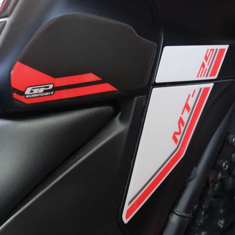 GP Kompozit Yamaha MT-25 2020-2026 Uyumlu Tank Pad Seti Kırmızı