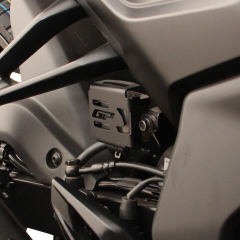 GP Kompozit Bajaj Pulsar F 250 2022-2026 Uyumlu Fren Rezervuarı Koruma Kapağı Siyah