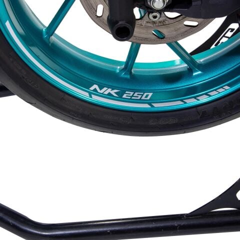 GP Kompozit CF Moto 250 NK 2018-2026 Uyumlu Jant Şeridi Reflektif Gri