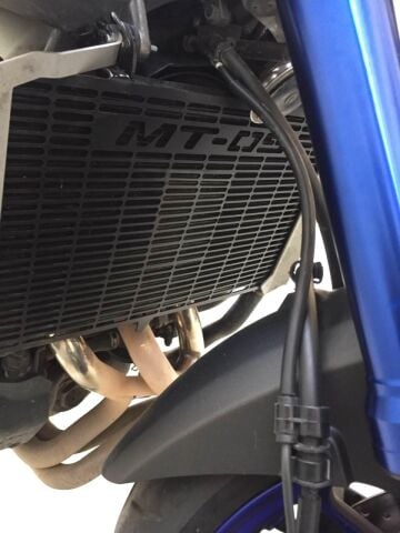 GP Kompozit Yamaha MT-09 2013-2016 Uyumlu Radyatör Koruma Siyah