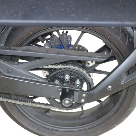 GP Kompozit Honda CB125 R / CB250 R 2017-2024 Uyumlu Aks Koruma Takozu Siyah